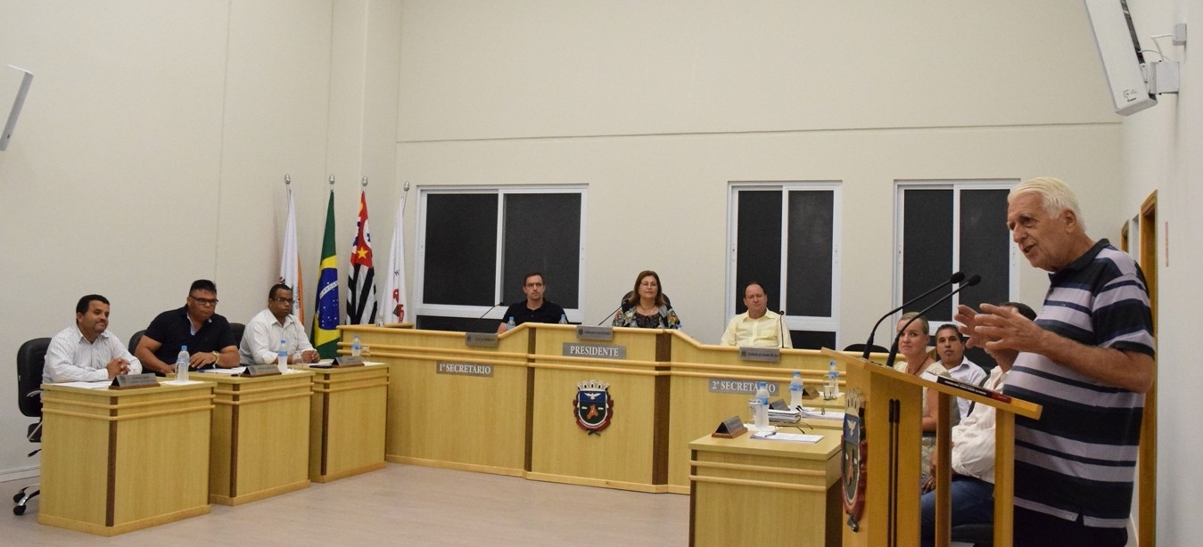 Padre Nicolau Bakker utilizou a tribuna durante a 2ª sessão da Câmara